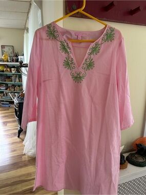New without tags Lightweight Pink Embroidered V-Neck Tunic - Women lily Pulitzer